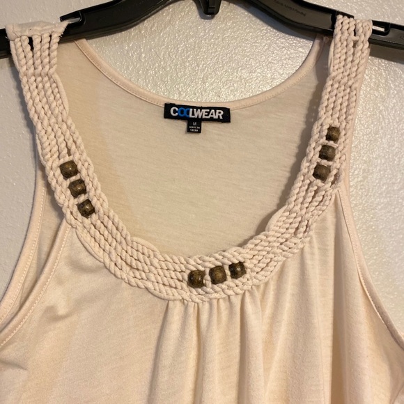 2 for $10 🌷 Bundle and Save!!! Women’s tank top - Picture 3 of 3